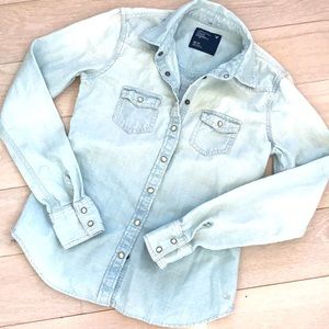 American Eagle denim shirt